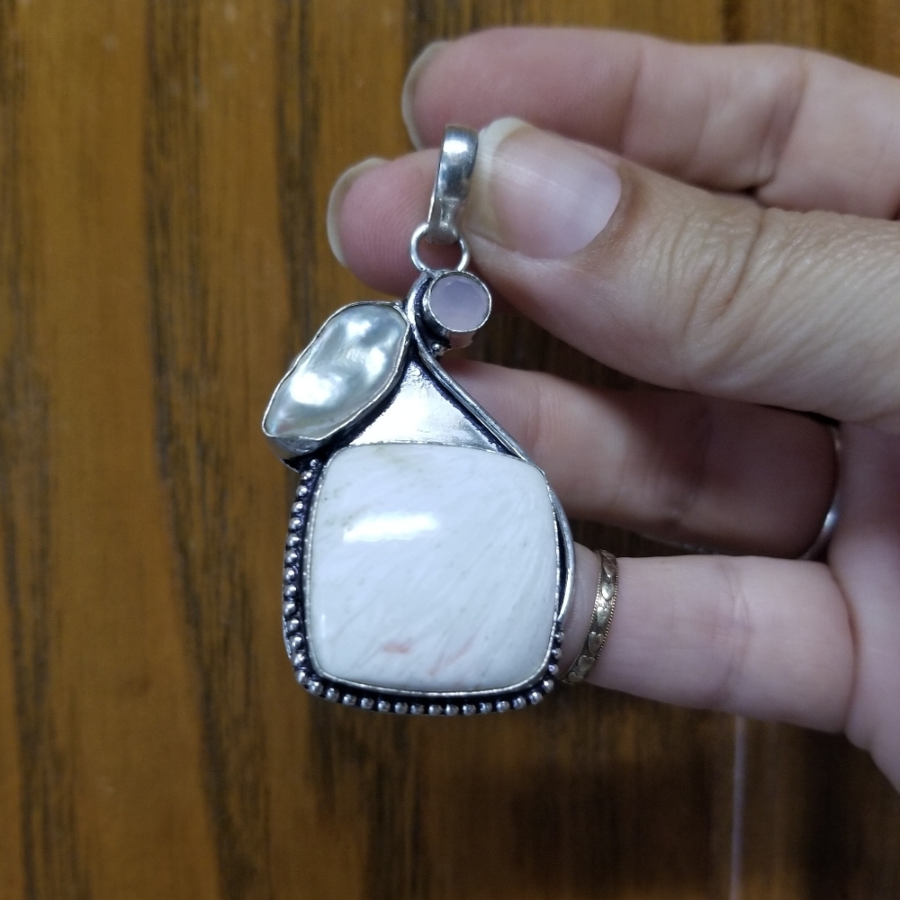 Sterling Silver Pendant With Natural Pearl